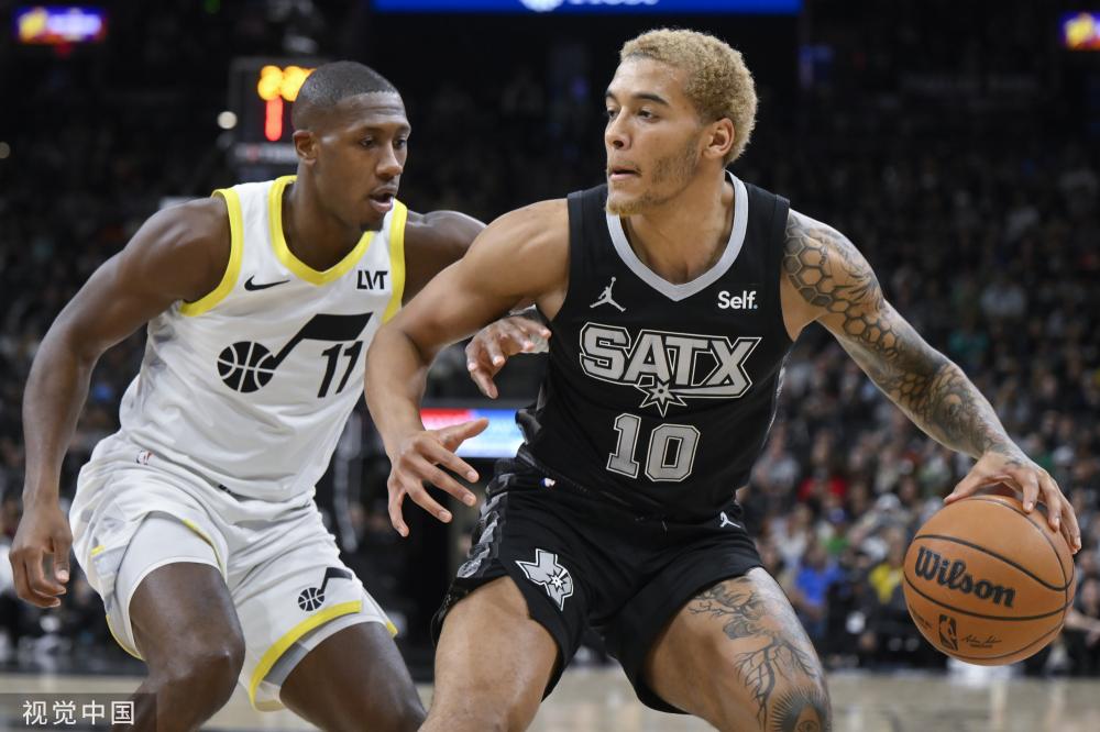 詹姆斯在场 詹姆斯在场